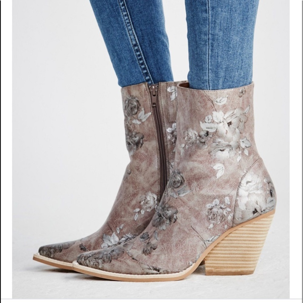 Jeffrey Campbell  ankle boots